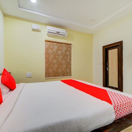 Hotel O Ksl Guest House Karimnagar Esterno foto
