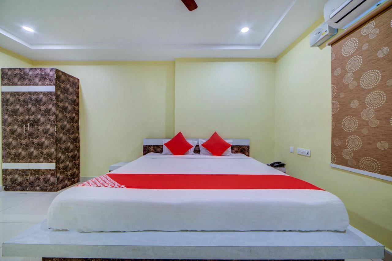 Hotel O Ksl Guest House Karimnagar Esterno foto