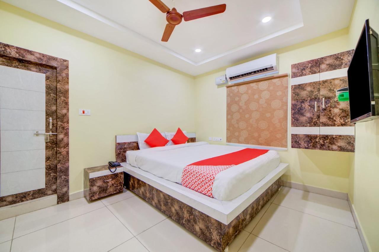 Hotel O Ksl Guest House Karimnagar Esterno foto