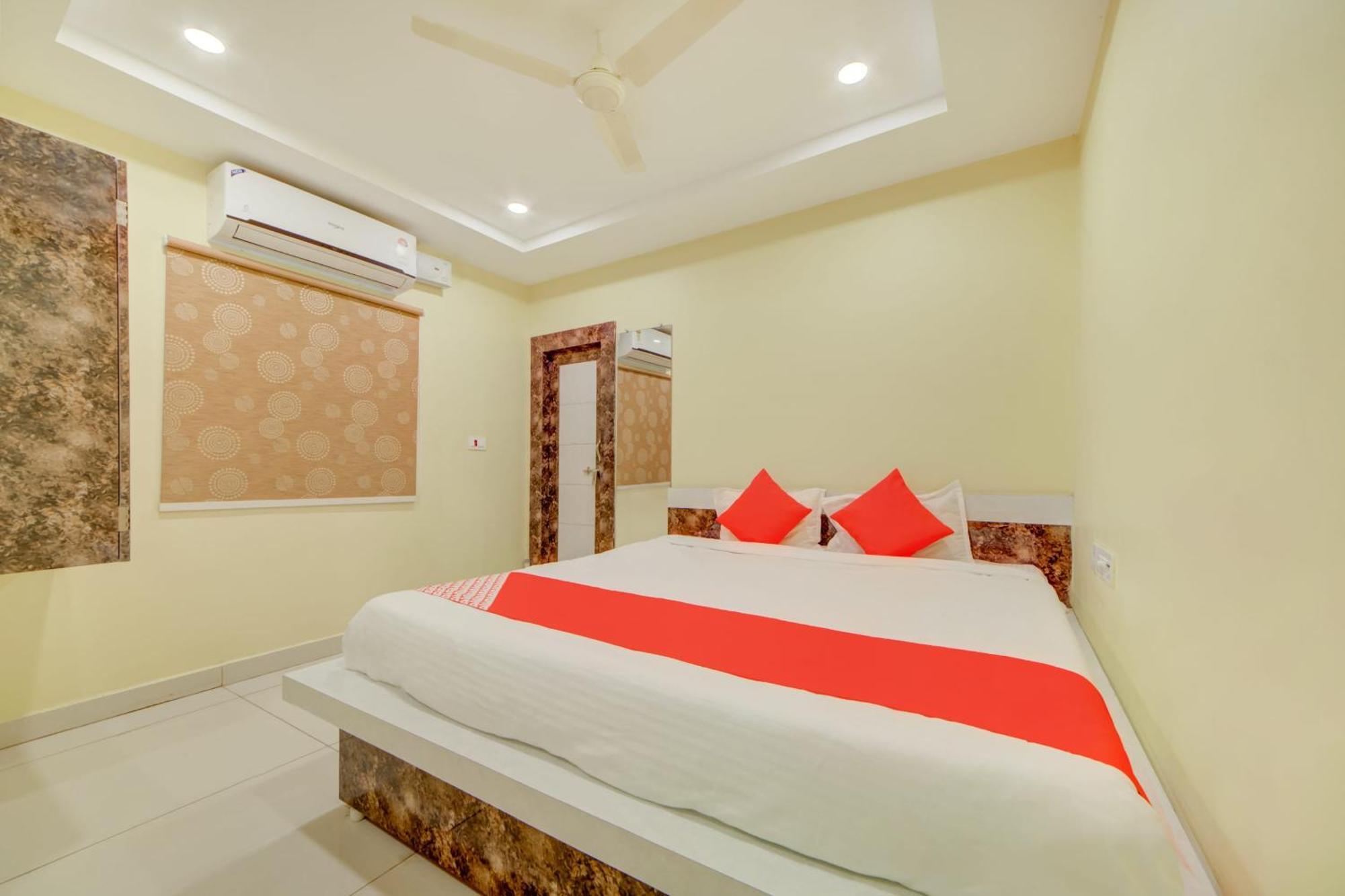 Hotel O Ksl Guest House Karimnagar Esterno foto