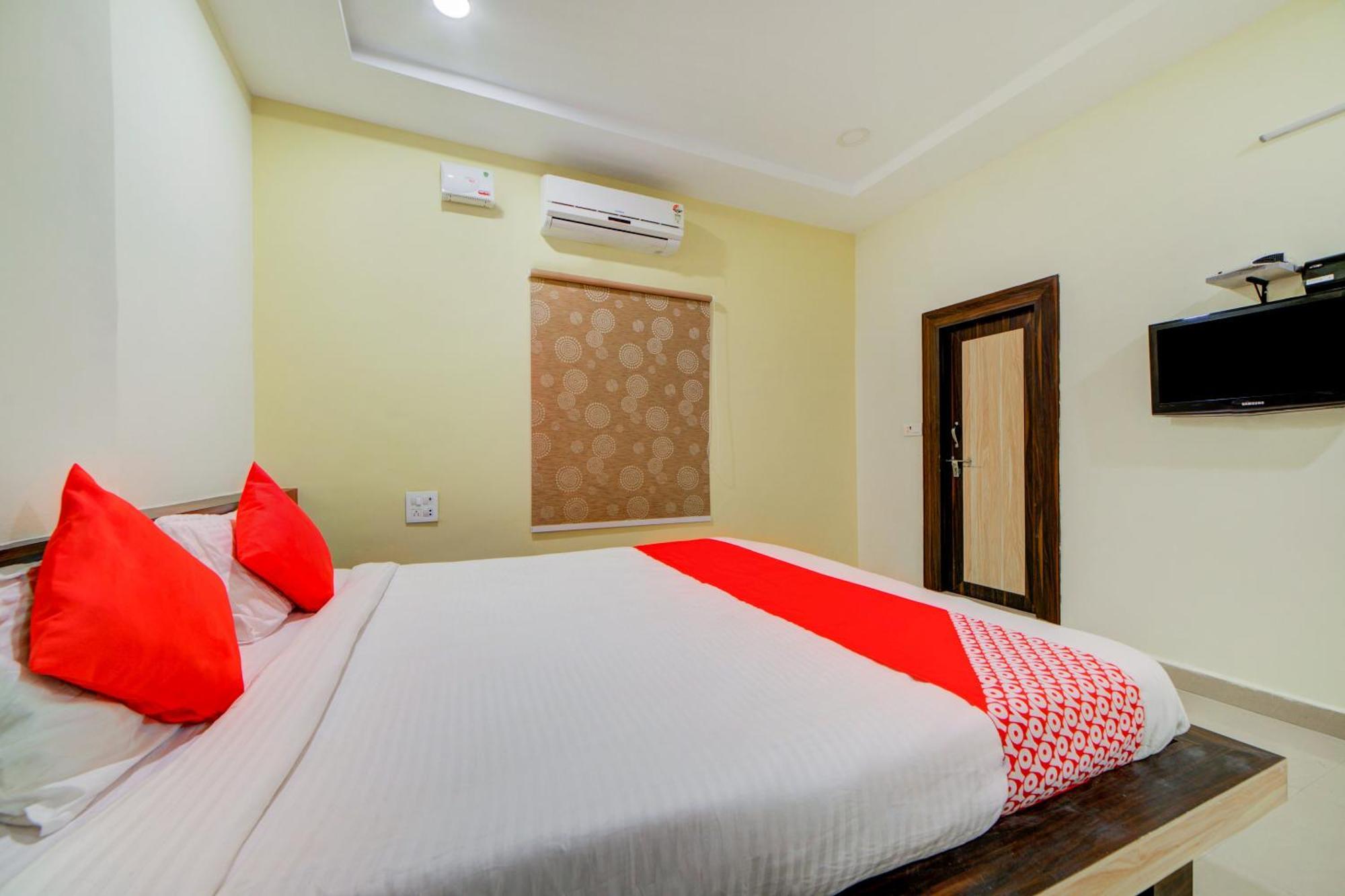 Hotel O Ksl Guest House Karimnagar Esterno foto