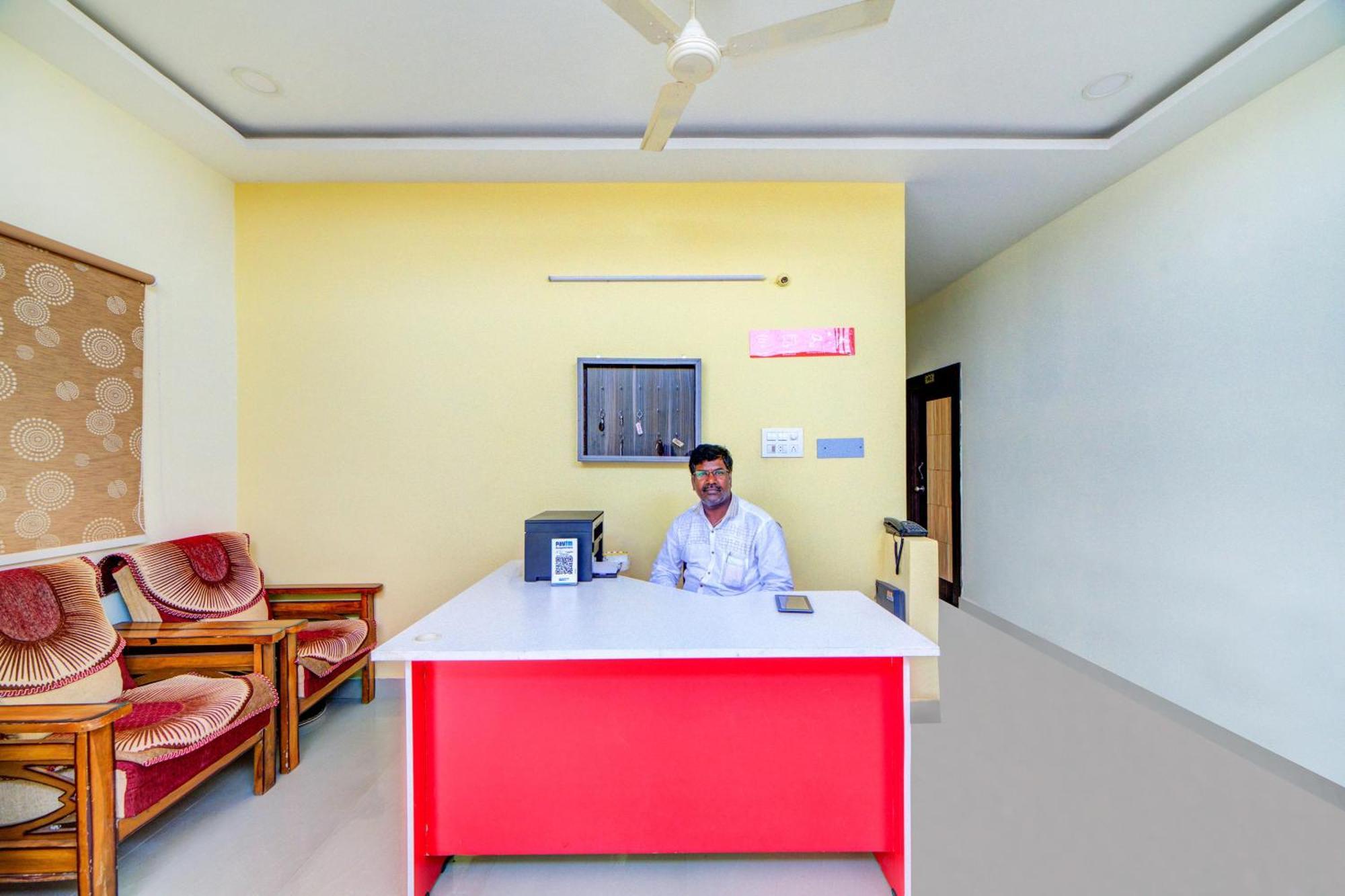 Hotel O Ksl Guest House Karimnagar Esterno foto