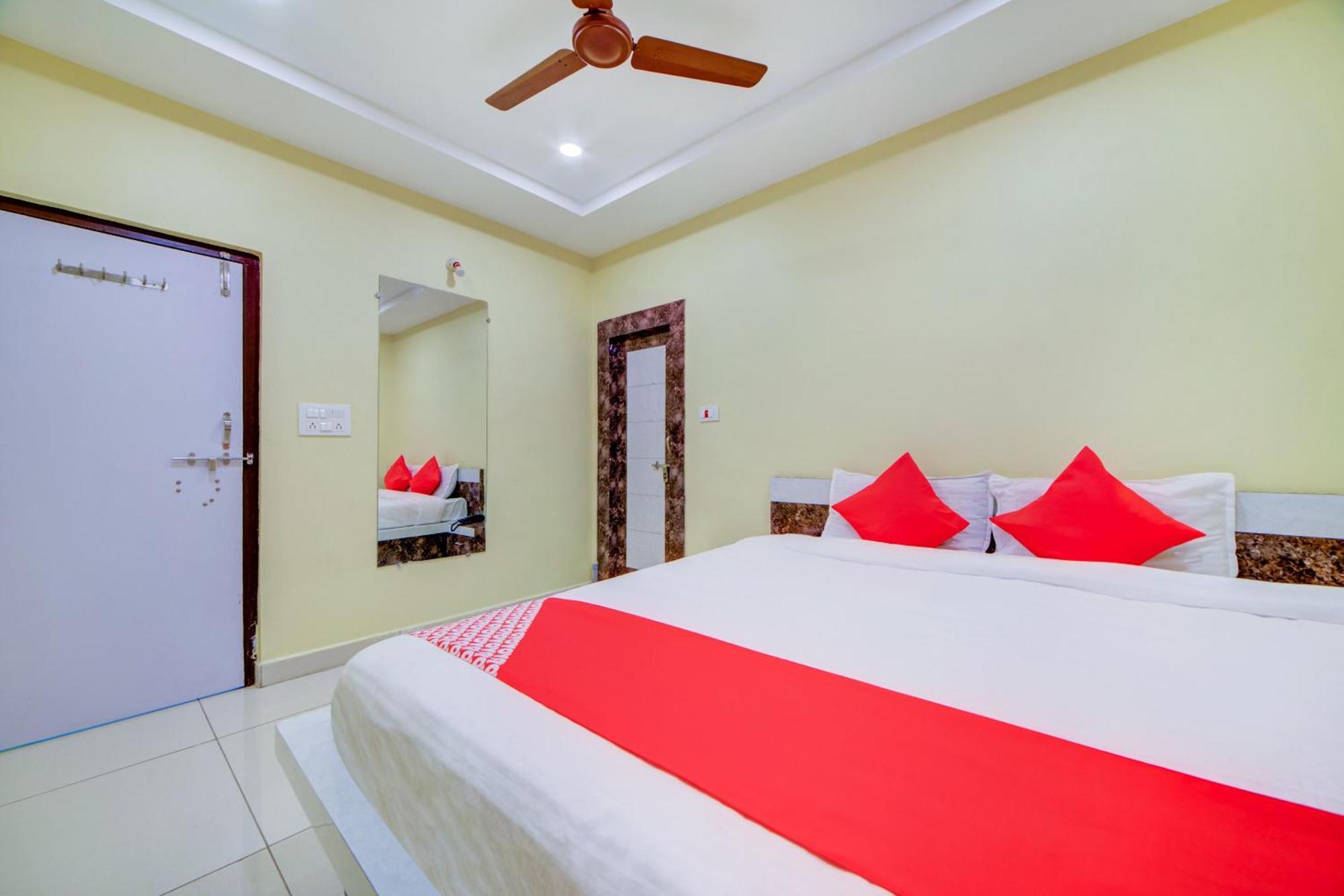 Hotel O Ksl Guest House Karimnagar Esterno foto