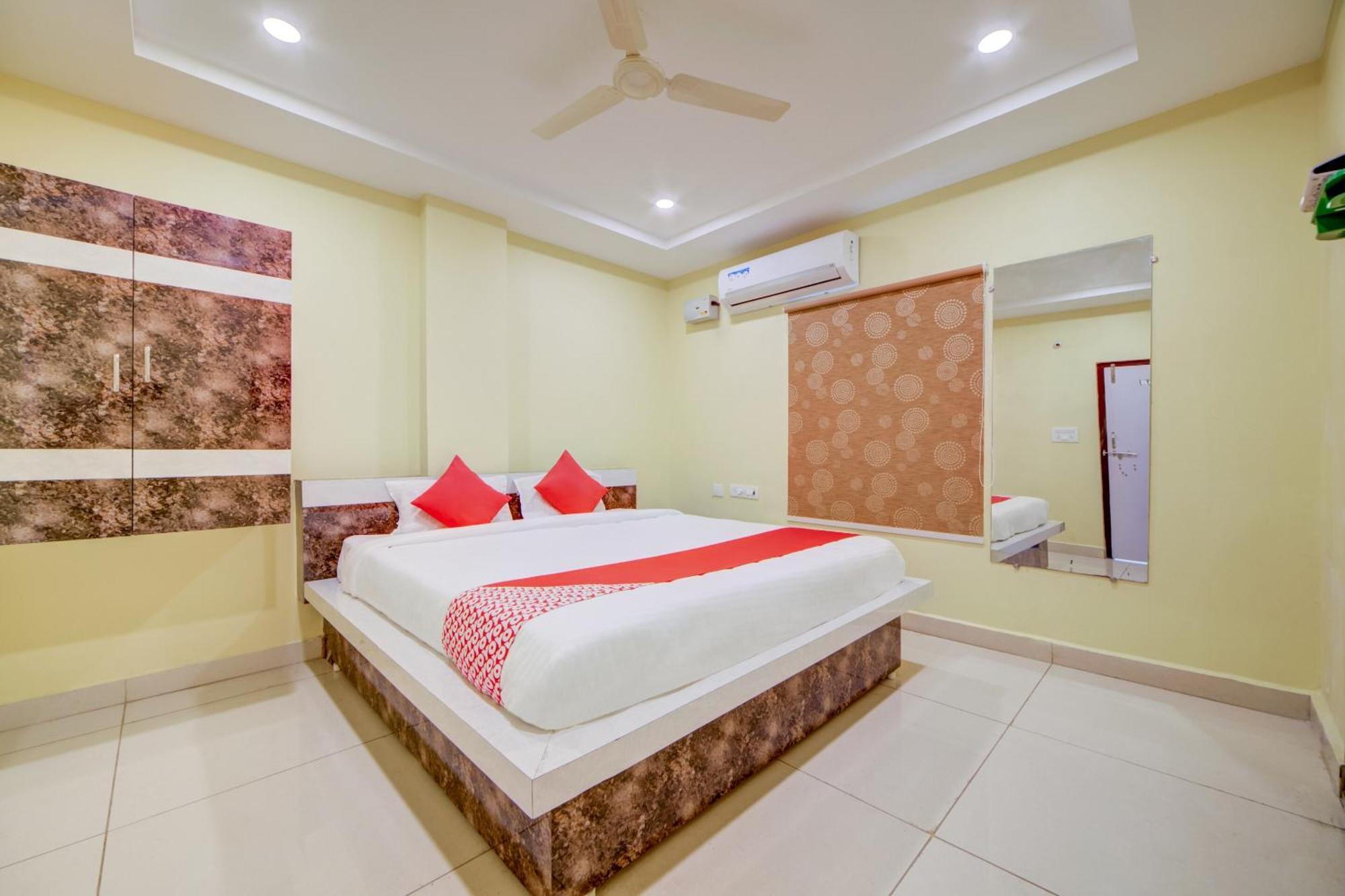 Hotel O Ksl Guest House Karimnagar Esterno foto