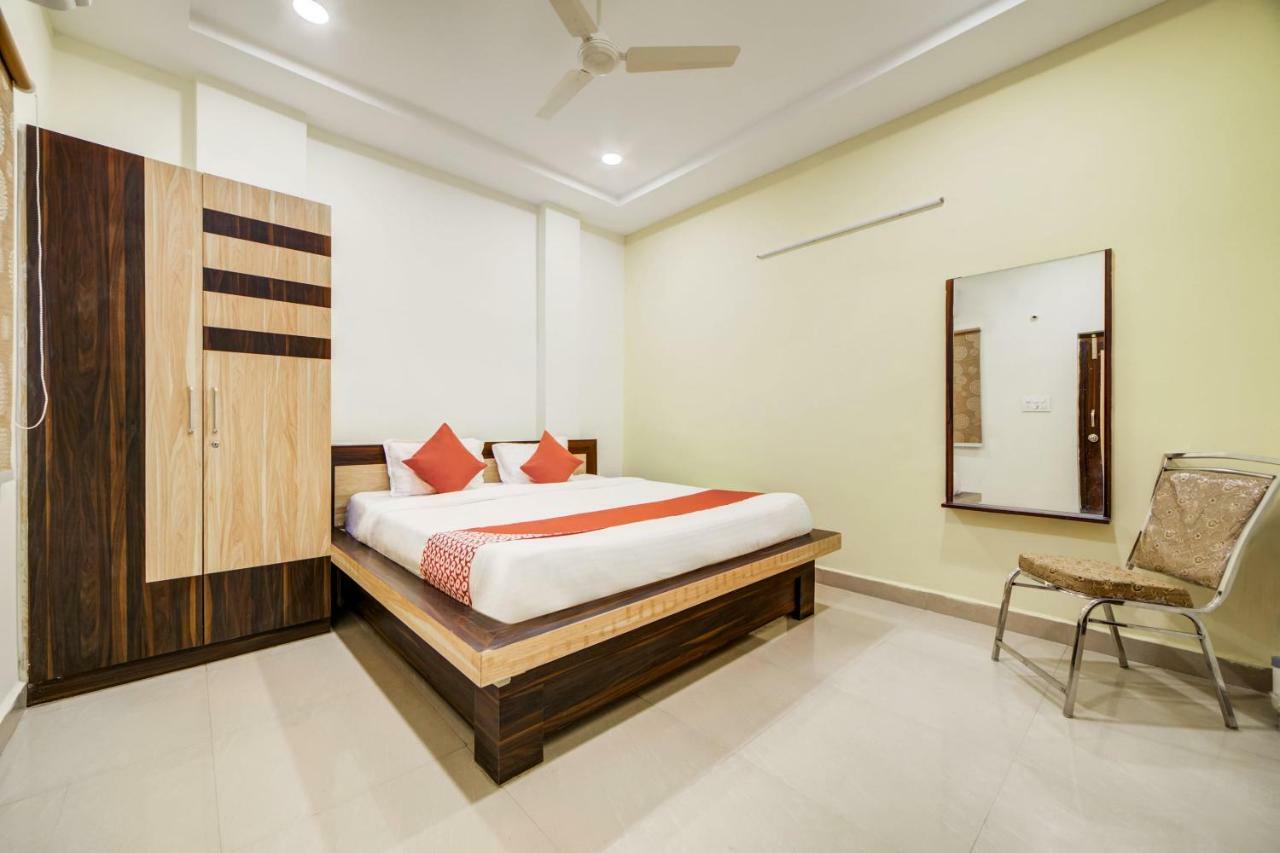 Hotel O Ksl Guest House Karimnagar Esterno foto